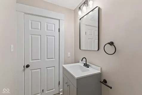 320 Lockerbie Street Mooresville IN 46158
