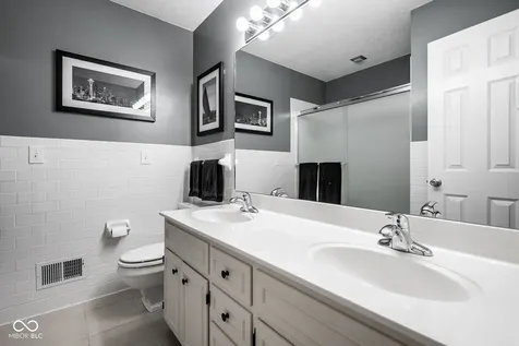 12222 Castle Court Carmel IN 46033