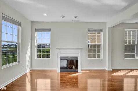 2542 Middle View Drive Columbus IN 47201