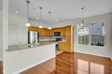 2542 Middle View Drive Columbus IN 47201