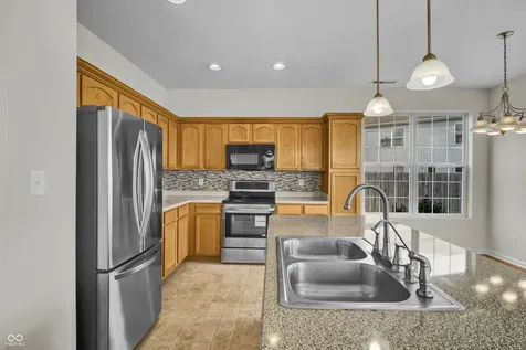 2542 Middle View Drive Columbus IN 47201
