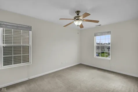 2542 Middle View Drive Columbus IN 47201