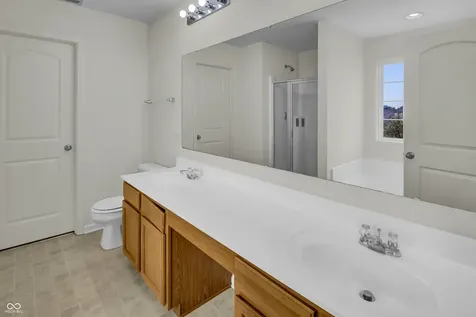 2542 Middle View Drive Columbus IN 47201