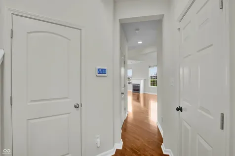 2542 Middle View Drive Columbus IN 47201