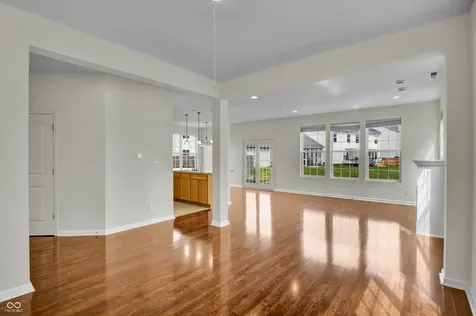 2542 Middle View Drive Columbus IN 47201