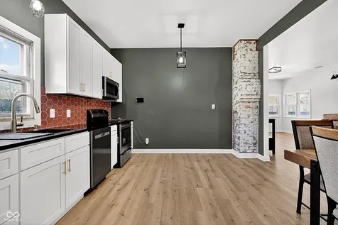 416 W 5th Street W Greenfield IN 46140