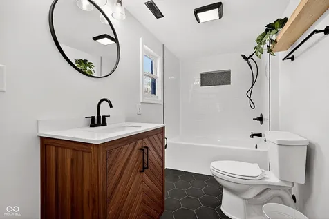 416 W 5th Street W Greenfield IN 46140