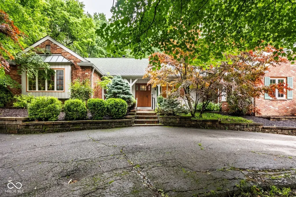 7235 Whitehall Drive Indianapolis IN 46256