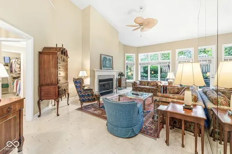 7884 Clearwater Parkway Indianapolis IN 46240