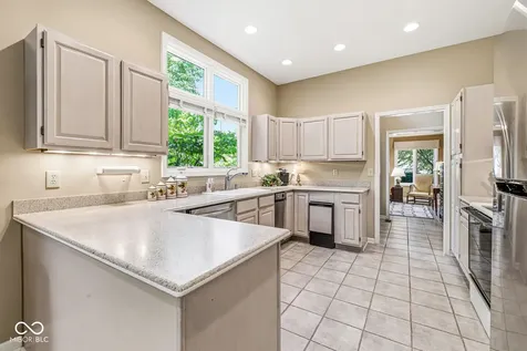 7884 Clearwater Parkway Indianapolis IN 46240