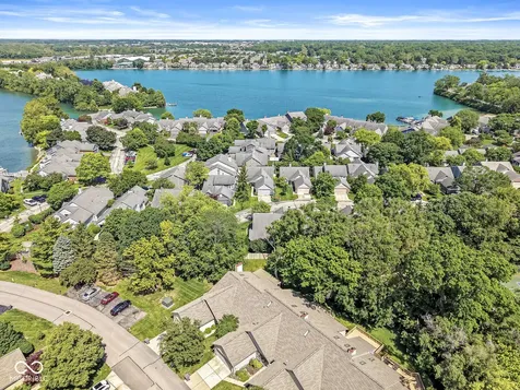 7884 Clearwater Parkway Indianapolis IN 46240