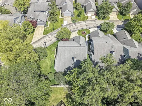7884 Clearwater Parkway Indianapolis IN 46240