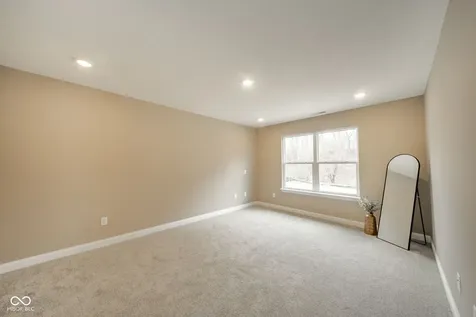 402 Luellen Way New Castle IN 47362