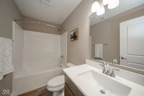 402 Luellen Way New Castle IN 47362