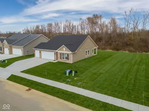 402 Luellen Way New Castle IN 47362