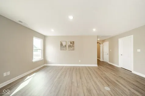 402 Luellen Way New Castle IN 47362
