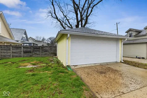 154 E Washington Street Mooresville IN 46158
