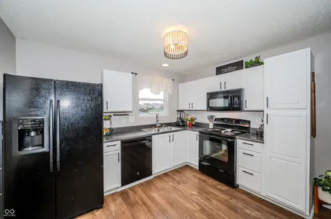 3415 Parkview Drive Columbus IN 47201
