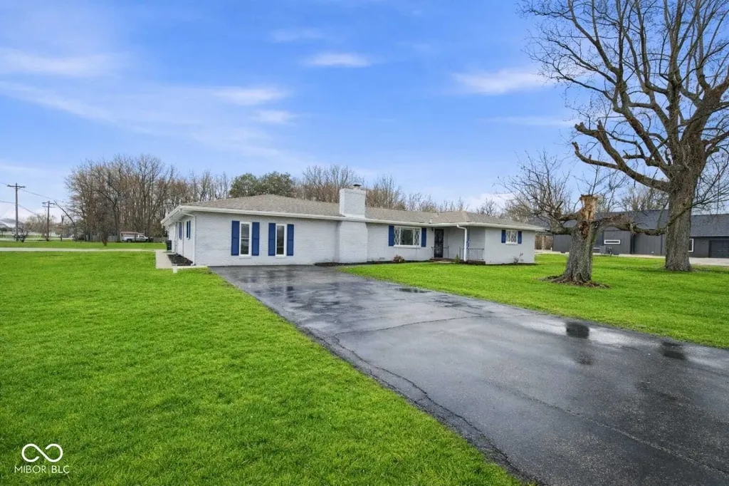 3020 N County Road 800 E Brownsburg IN 46112