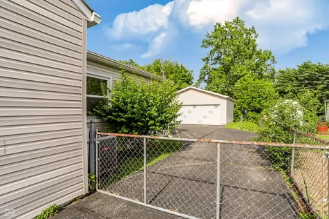 4737 Payton Avenue Indianapolis IN 46226