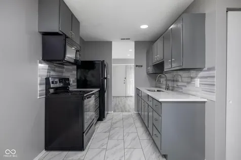 2621 Hillside Avenue Indianapolis IN 46218
