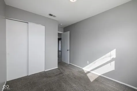 2621 Hillside Avenue Indianapolis IN 46218