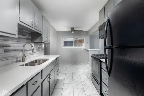 2621 Hillside Avenue Indianapolis IN 46218