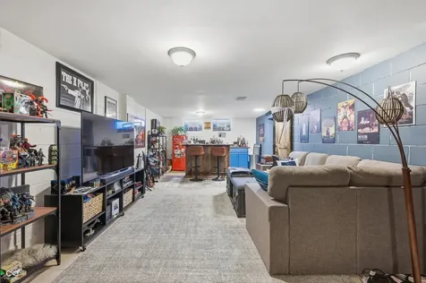 7805 N Alton Avenue Indianapolis IN 46268