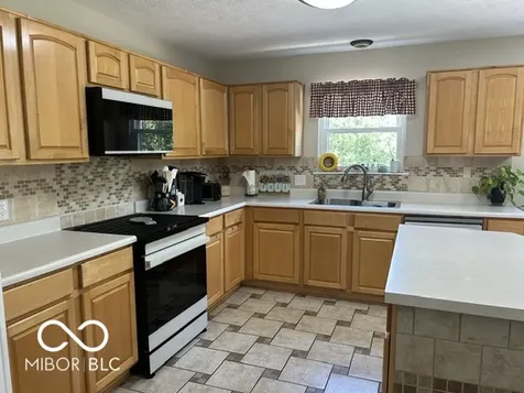 6728 Ennis Way Indianapolis IN 46237