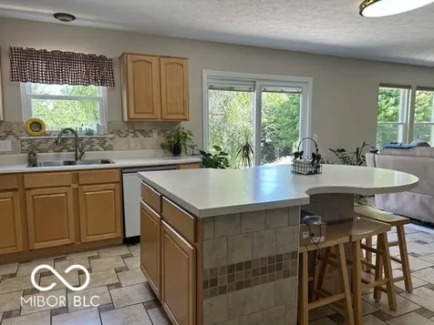 6728 Ennis Way Indianapolis IN 46237