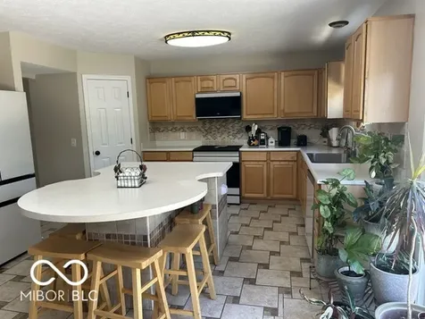 6728 Ennis Way Indianapolis IN 46237