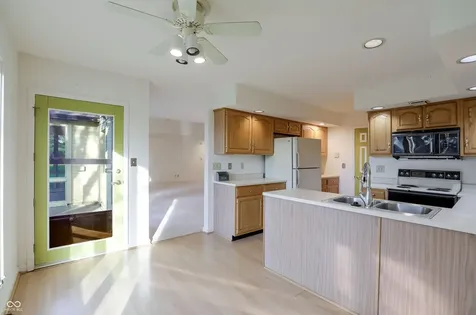 1671 Cloister Drive Indianapolis IN 46260