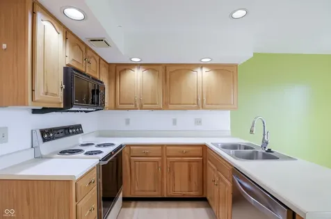 1671 Cloister Drive Indianapolis IN 46260