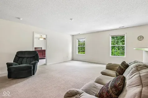 5826 Cabot Drive Indianapolis IN 46221