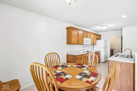 5826 Cabot Drive Indianapolis IN 46221