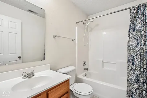 5826 Cabot Drive Indianapolis IN 46221