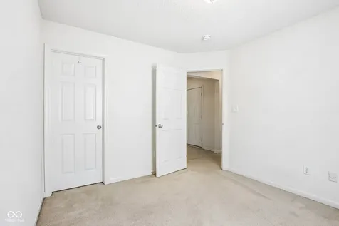 5826 Cabot Drive Indianapolis IN 46221