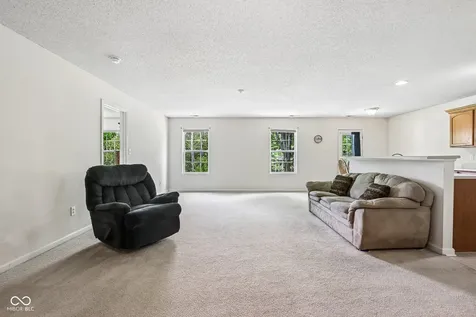 5826 Cabot Drive Indianapolis IN 46221