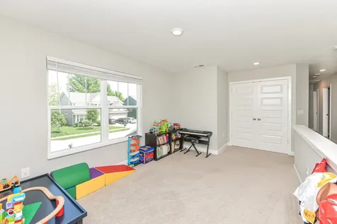 9686 Ridgecrest Lane Mccordsville IN 46055