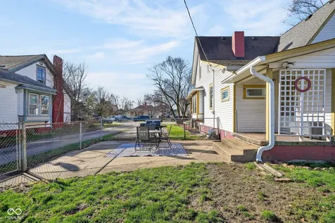 168 W Broadway Street Shelbyville IN 46176