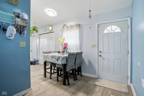9610 English Oak Place Indianapolis IN 46235