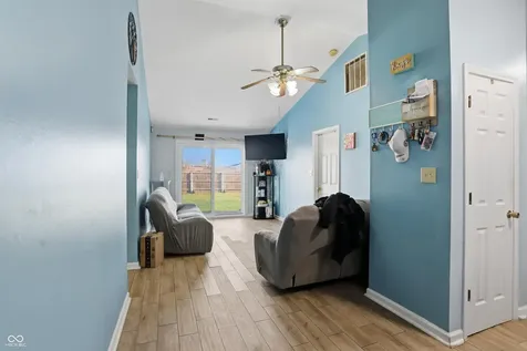 9610 English Oak Place Indianapolis IN 46235