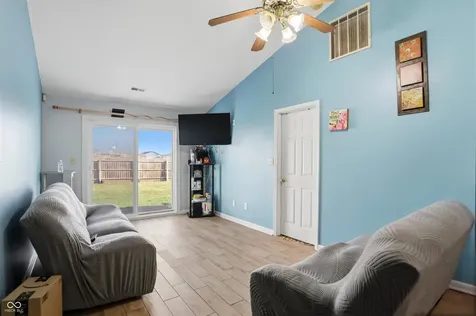 9610 English Oak Place Indianapolis IN 46235