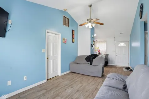 9610 English Oak Place Indianapolis IN 46235