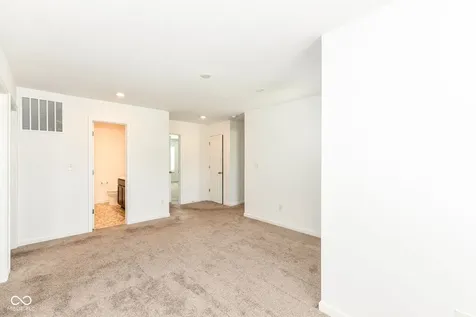 5051 Maywood Drive Whitestown IN 46075