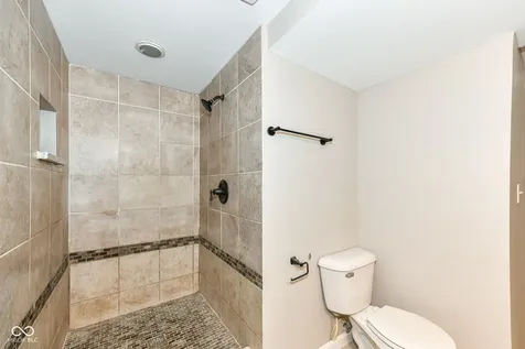 6211 E 55th Place Indianapolis IN 46226