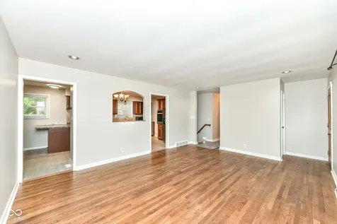 6211 E 55th Place Indianapolis IN 46226