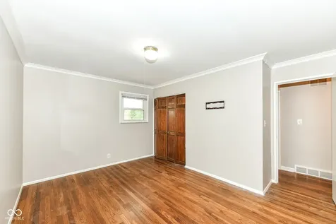 6211 E 55th Place Indianapolis IN 46226