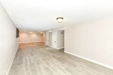 6211 E 55th Place Indianapolis IN 46226