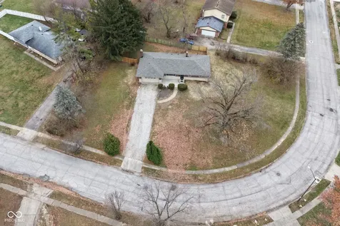 6211 E 55th Place Indianapolis IN 46226